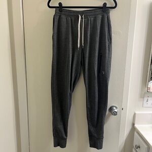 Vuori Sunday Performance Joggers in Charcoal Heather